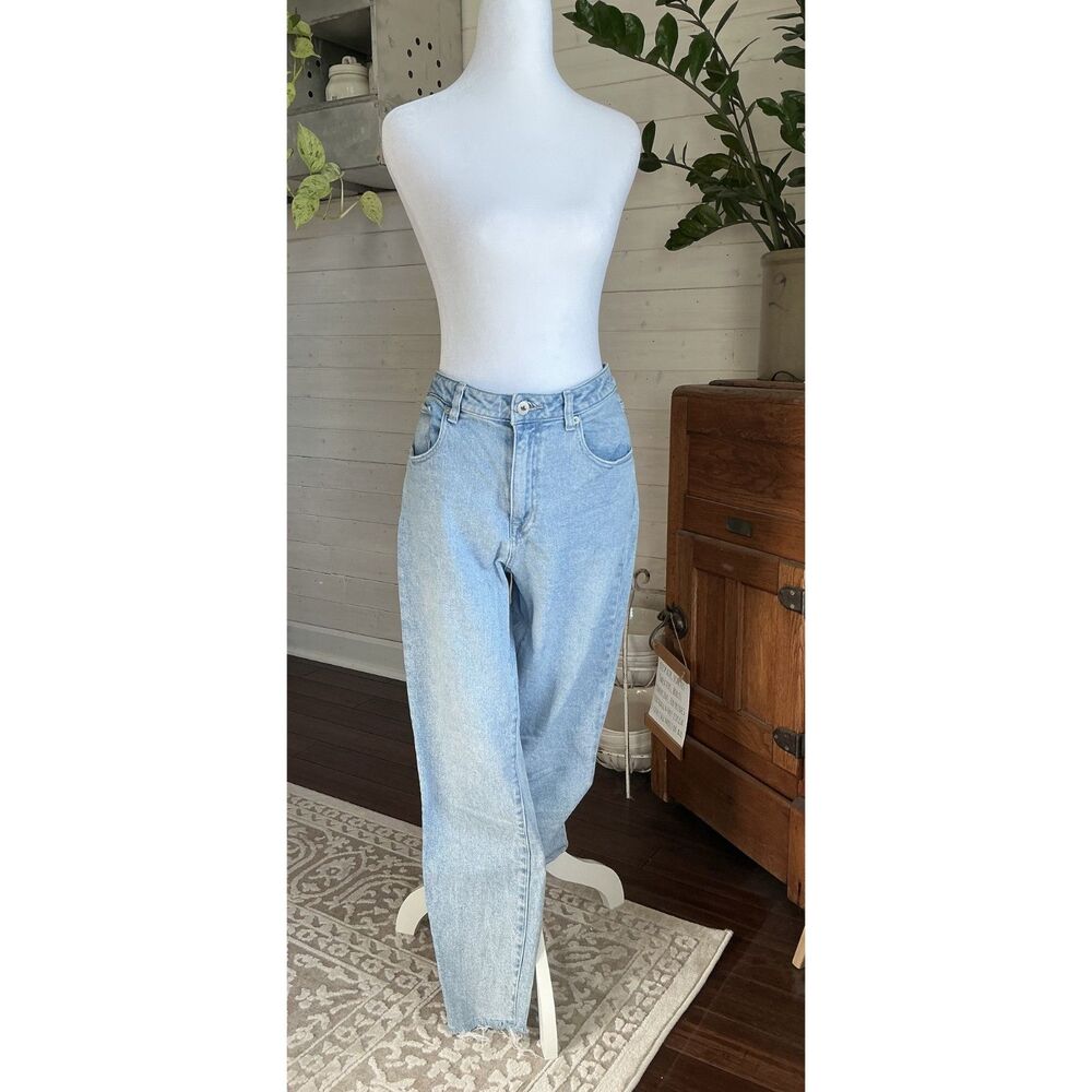 Buffalo David Bitton Mom Jeans size 31 Light Wash Raw Ankle Hem